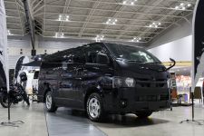 HIACE OGUshow ES TC CONCEPT「ブラックアウト」カスタマイズ